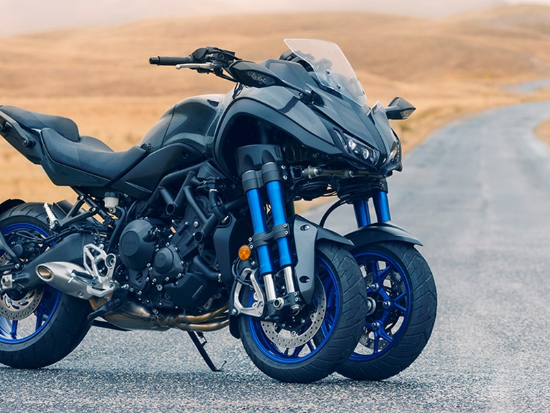 Illustration for article titled The Freakish 3-Wheel Yamaha Niken Sportbike Looks Unbelievable